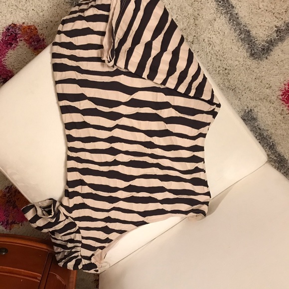 Texture Mini Dress 💫 - Picture 4 of 5